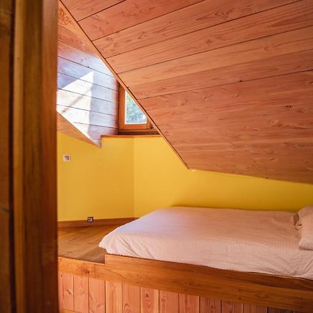 The Dragon Barn - Grenier Villa Ascou ภายนอก รูปภาพ