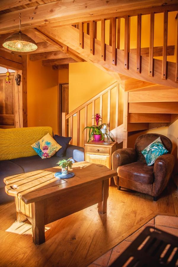 The Dragon Barn - Grenier Villa Ascou ภายนอก รูปภาพ