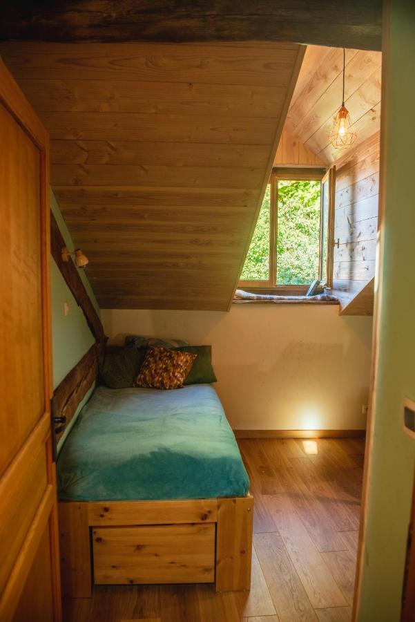 The Dragon Barn - Grenier Villa Ascou ภายนอก รูปภาพ